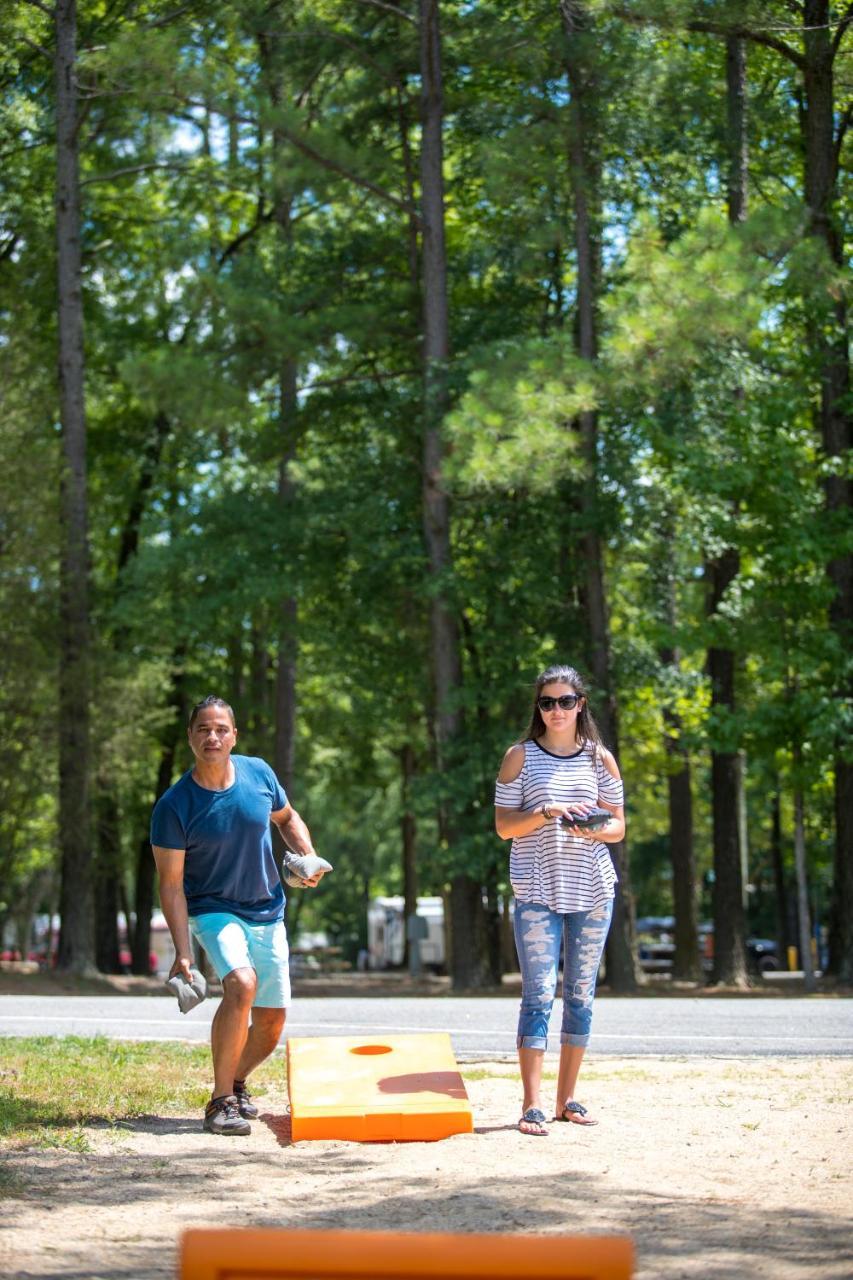 Отель Richmond North / Kings Dominion Koa Досуэлл Экстерьер фото